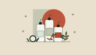 Tres botellas de aceite limpiador de distintas alturas con coco, espino amarillo y menta.