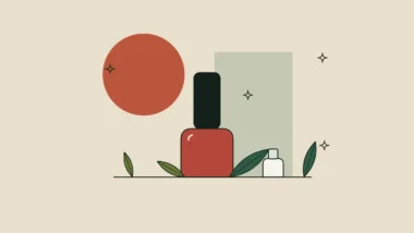 Ilustración de un frasco de esmalte de uñas con una hoja sobre fondo arena.